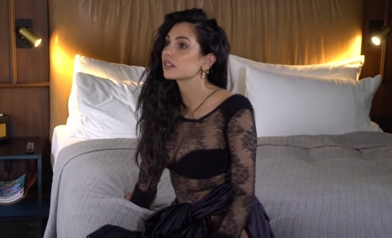 Alles over Anna Nooshin: haar YouTube-succes, haar liefdesleven en haar verleden Alles over Anna Nooshin: haar YouTube-succes, haar liefdesleven en haar verleden