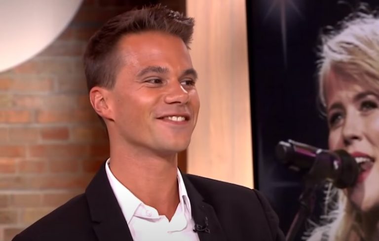 Alles over Aran Bade: de showbizz reporter van RTL Boulevard, zijn liefdesleven en zijn vurige ambities Alles over Aran Bade: de showbizz reporter van RTL Boulevard, zijn liefdesleven en zijn vurige ambities
