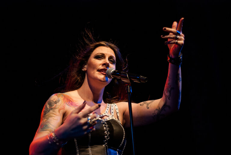 Floor Jansen: veelzijdig zangeres, haar privéleven en carrière