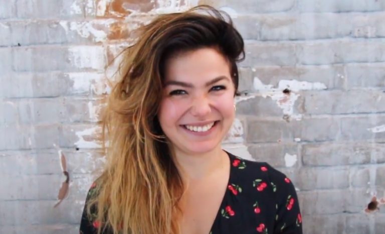 Abbey Hoes: haar acteercarrière, haar privéleven en haar achtergrond